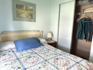 MOTIVATED SELLERS! HOME IS PRICED TO SELL. 2-BEDROOM, 2-BATHROOM on Anglers Green Golf Course in Florida - for sale on GolfHomes.com, golf home, golf lot
