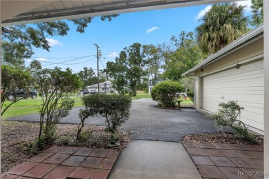 MOTIVATED SELLER! - Right in the Heart of Crystal River! Welcome on Plantation Inn and Golf Resort  in Florida - for sale on GolfHomes.com, golf home, golf lot