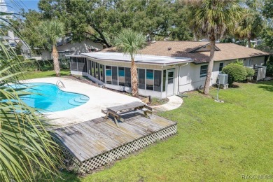 MOTIVATED SELLER! - Right in the Heart of Crystal River! Welcome on Plantation Inn and Golf Resort  in Florida - for sale on GolfHomes.com, golf home, golf lot