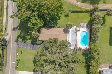 MOTIVATED SELLER! - Right in the Heart of Crystal River! Welcome on Plantation Inn and Golf Resort  in Florida - for sale on GolfHomes.com, golf home, golf lot