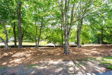 Hampton Golf Village! Stunning 3 sided brick home features the on Hampton Golf Village in Georgia - for sale on GolfHomes.com, golf home, golf lot