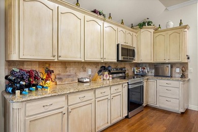 Immaculate 1,822-sq-ft residence perfectly situated within the on Pecan Plantation Country Club in Texas - for sale on GolfHomes.com, golf home, golf lot