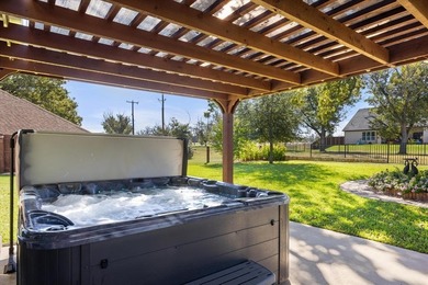 Immaculate 1,822-sq-ft residence perfectly situated within the on Pecan Plantation Country Club in Texas - for sale on GolfHomes.com, golf home, golf lot