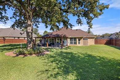 Immaculate 1,822-sq-ft residence perfectly situated within the on Pecan Plantation Country Club in Texas - for sale on GolfHomes.com, golf home, golf lot