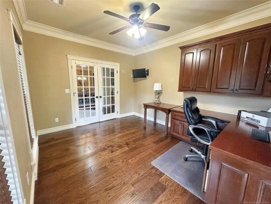 Luxurious 6 bedroom, 4.5 bath home on the 5th hole of Riverlinks on Tahlequah City Golf Course in Oklahoma - for sale on GolfHomes.com, golf home, golf lot
