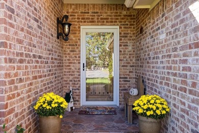 Immaculate 1,822-sq-ft residence perfectly situated within the on Pecan Plantation Country Club in Texas - for sale on GolfHomes.com, golf home, golf lot