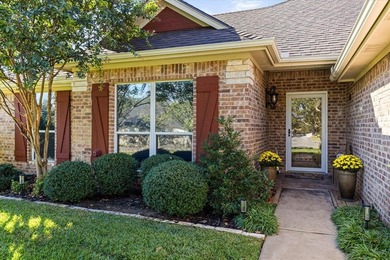 Immaculate 1,822-sq-ft residence perfectly situated within the on Pecan Plantation Country Club in Texas - for sale on GolfHomes.com, golf home, golf lot