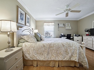 WARM AND WELCOMING this Beauregard villa is nestled in Greenwood on Oakleigh Executive Golf Course in Florida - for sale on GolfHomes.com, golf home, golf lot