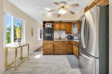 Beautifully updated 2/2 END UNIT on one of the largest 55+ on On Top Of The World Golf Course in Florida - for sale on GolfHomes.com, golf home, golf lot