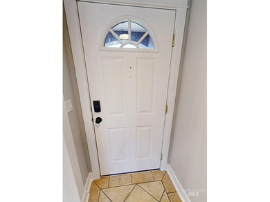 Well-maintained single-level home located in a gated community on Ridgecrest Golf Course in Idaho - for sale on GolfHomes.com, golf home, golf lot