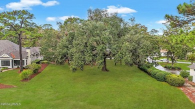 Close the back gate, shopping, groceries, dining  more!  Welcome on Belfair Golf Club in South Carolina - for sale on GolfHomes.com, golf home, golf lot