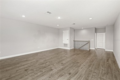 Luxurious 5 bed 3.5 bath home with a generous loft and 2 Car on Kings Ridge Golf Club in Florida - for sale on GolfHomes.com, golf home, golf lot
