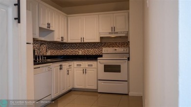 Unbeatable location in Aventura! Musts see 2/2, high floor unit on Turnberry Isle Resort and Club in Florida - for sale on GolfHomes.com, golf home, golf lot