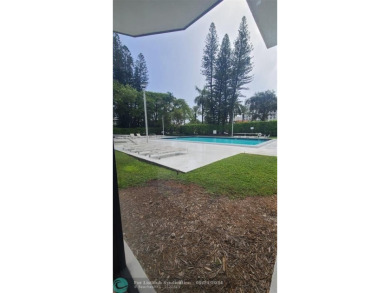 Unbeatable location in Aventura! Musts see 2/2, high floor unit on Turnberry Isle Resort and Club in Florida - for sale on GolfHomes.com, golf home, golf lot