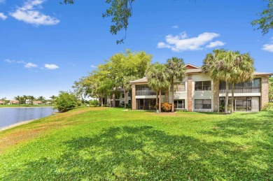 Welcome to 8073 Aberdeen Drive, a splendid real estate on Aberdeen Golf and Country Club in Florida - for sale on GolfHomes.com, golf home, golf lot