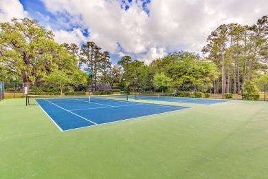 This inviting condo is located in the desirable Highlands of on Legend Oaks Plantation Golf Club in South Carolina - for sale on GolfHomes.com, golf home, golf lot