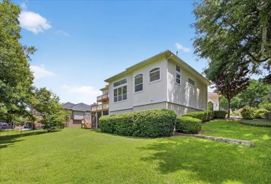 OPEN SUN. 2-4pm  6/22 virtual tour coming soon. This home has on The Golf Club At Summerbrooke in Florida - for sale on GolfHomes.com, golf home, golf lot