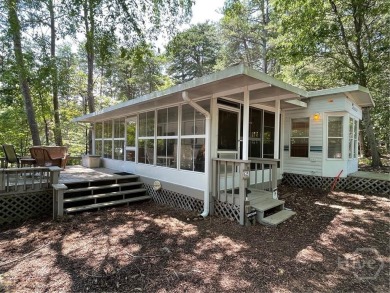 Your Perfect Lake Hartwell Getaway!
Located in the desirable on Cateechee Golf Club in Georgia - for sale on GolfHomes.com, golf home, golf lot