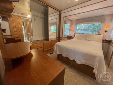 Your Perfect Lake Hartwell Getaway!
Located in the desirable on Cateechee Golf Club in Georgia - for sale on GolfHomes.com, golf home, golf lot