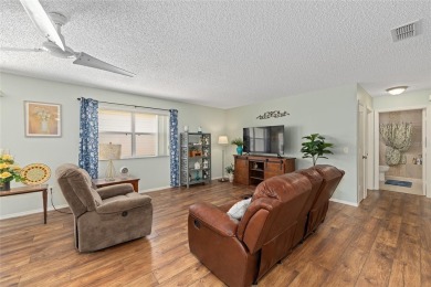 Welcome to the perfect home for you! This TURNKEY 2-bedroom on The Links of Spruce Creek in Florida - for sale on GolfHomes.com, golf home, golf lot