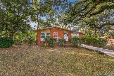 Refreshed and move-in ready, this three-bedroom, cottage-style on Osceola Municipal Golf Course in Florida - for sale on GolfHomes.com, golf home, golf lot