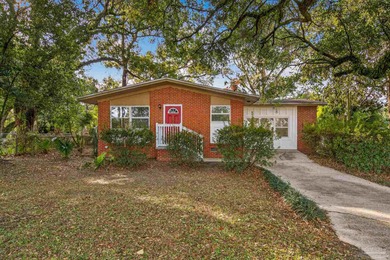 Refreshed and move-in ready, this three-bedroom, cottage-style on Osceola Municipal Golf Course in Florida - for sale on GolfHomes.com, golf home, golf lot