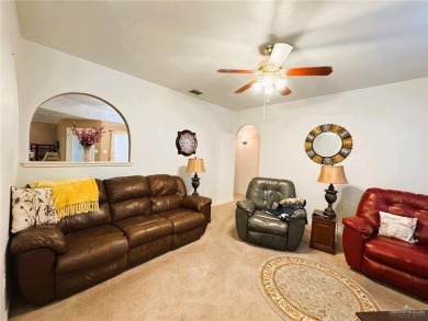 Lovely home in the desirable community of Golf View Estates with on Howling Trails Golf  in Texas - for sale on GolfHomes.com, golf home, golf lot