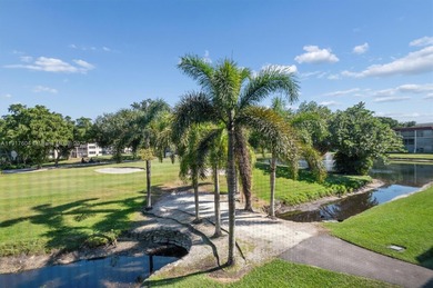 Paradise for Golfer's 
Beautiful corner unit with stunning view on Hollybrook Golf and Tennis Club  in Florida - for sale on GolfHomes.com, golf home, golf lot