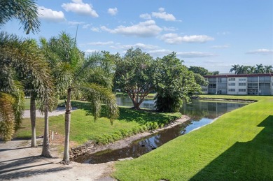 Paradise for Golfer's 
Beautiful corner unit with stunning view on Hollybrook Golf and Tennis Club  in Florida - for sale on GolfHomes.com, golf home, golf lot