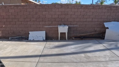 Beautiful south-side home with all the Havasu must haves on a on London Bridge Golf Course in Arizona - for sale on GolfHomes.com, golf home, golf lot