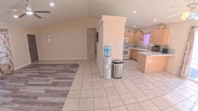 Beautiful south-side home with all the Havasu must haves on a on London Bridge Golf Course in Arizona - for sale on GolfHomes.com, golf home, golf lot