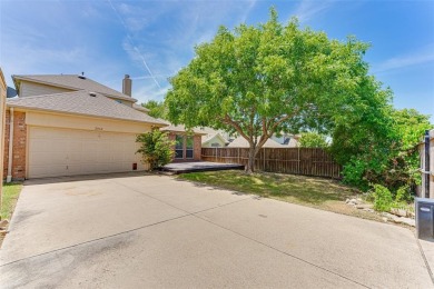 Spacious and beautifully maintained 4-bedroom, 2.5-bath home on The Shores Country Club in Texas - for sale on GolfHomes.com, golf home, golf lot