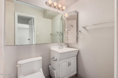 Fantastic opportunity to own this charming single-level home! on Maryvale Golf Course in Arizona - for sale on GolfHomes.com, golf home, golf lot