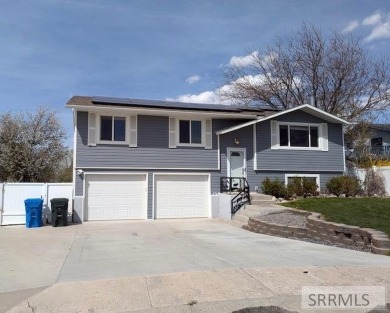 UPDATE!  Seller offering a $7,500 flooring allowance.  Welcome on Highland Golf Course in Idaho - for sale on GolfHomes.com, golf home, golf lot