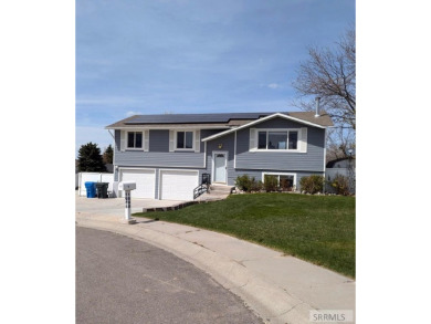 UPDATE!  Seller offering a $7,500 flooring allowance.  Welcome on Highland Golf Course in Idaho - for sale on GolfHomes.com, golf home, golf lot