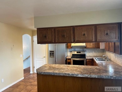 UPDATE!  Seller offering a $7,500 flooring allowance.  Welcome on Highland Golf Course in Idaho - for sale on GolfHomes.com, golf home, golf lot