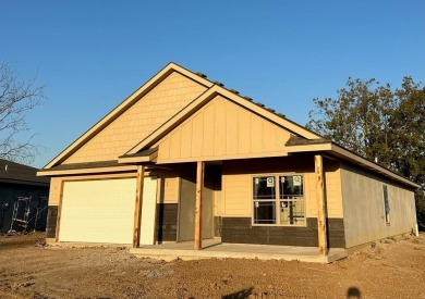 Be Nestled in by Christmas! Zero entry ranch living at its on Excelsior Springs Golf Course in Missouri - for sale on GolfHomes.com, golf home, golf lot