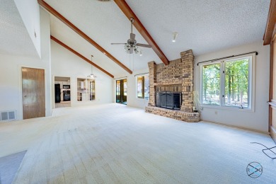 If you're seeking a fantastic purchase in a prime location on Pinnacle Golf and Boat Club in Texas - for sale on GolfHomes.com, golf home, golf lot