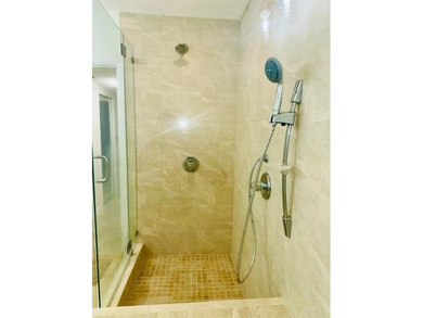 Stunning, updated 2/2 with 1,407 total sq ft, offering a bright on Inverrary Country Club in Florida - for sale on GolfHomes.com, golf home, golf lot