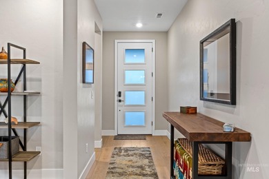 ASK US HOW TO YOU CAN SAVE ON HOA. DEEP DISCOUNT Better than New on Falcon Crest Golf Club in Idaho - for sale on GolfHomes.com, golf home, golf lot