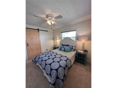 This 2 bedroom 1.5 bath home is located in the 55+ COMMUNITY of on Mainlands Golf Club in Florida - for sale on GolfHomes.com, golf home, golf lot