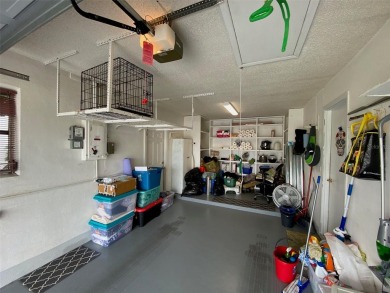 This 2 bedroom 1.5 bath home is located in the 55+ COMMUNITY of on Mainlands Golf Club in Florida - for sale on GolfHomes.com, golf home, golf lot