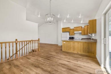 Beautifully maintained twinhome in the Woodland Hill subdivision on Sand Creek Golf Course in Idaho - for sale on GolfHomes.com, golf home, golf lot