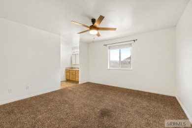 Beautifully maintained twinhome in the Woodland Hill subdivision on Sand Creek Golf Course in Idaho - for sale on GolfHomes.com, golf home, golf lot