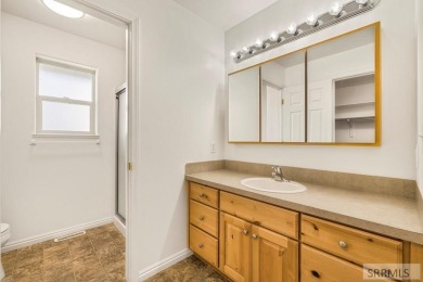 Beautifully maintained twinhome in the Woodland Hill subdivision on Sand Creek Golf Course in Idaho - for sale on GolfHomes.com, golf home, golf lot