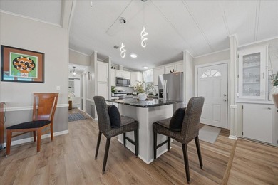 Welcome to this beautifully remodeled 2-bedroom, 2-bath on Silver Lake Executive Golf Course in Florida - for sale on GolfHomes.com, golf home, golf lot