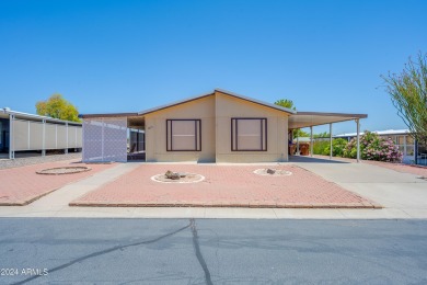 Welcome to this charming 3-bedroom, 2-bathroom home featuring a on 3 Parks Fairways in Arizona - for sale on GolfHomes.com, golf home, golf lot