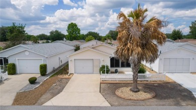 ~~NO BOND~~2020 ROOF~~GRANITE COUNTERTOPS~~NEWLY SODDED FRONT on The Links of Spruce Creek in Florida - for sale on GolfHomes.com, golf home, golf lot