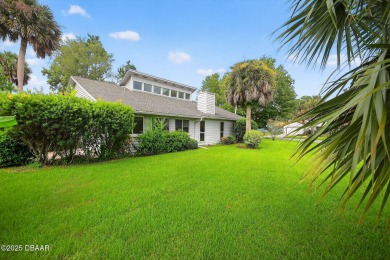 Amazing opportunity to own a spacious 3-bedroom, 2.5-bathroom on The Club At Pelican Bay - North Course in Florida - for sale on GolfHomes.com, golf home, golf lot