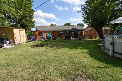 Cozy and charming 3 bed, 1 bath home has a nice kitchen with on Willow Creek Country Club in Oklahoma - for sale on GolfHomes.com, golf home, golf lot